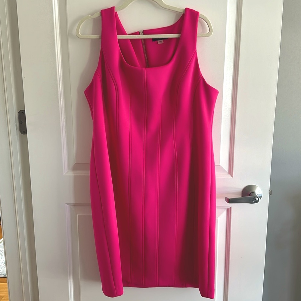 Tommy Hilfiger Sleeveless Scuba Sheath Dress pink, gold back zip size 18
